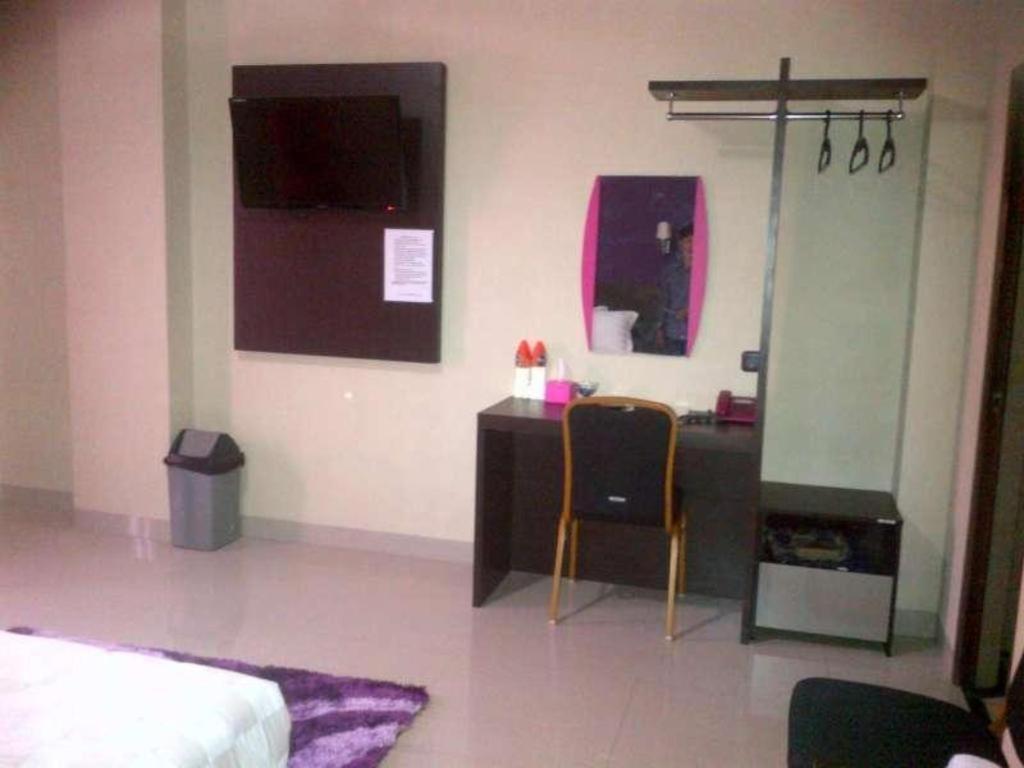 Erin Int Hotel Makassar Exteriör bild