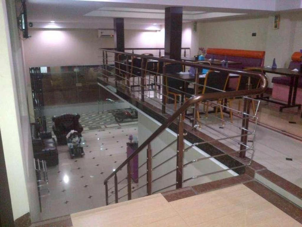 Erin Int Hotel Makassar Exteriör bild